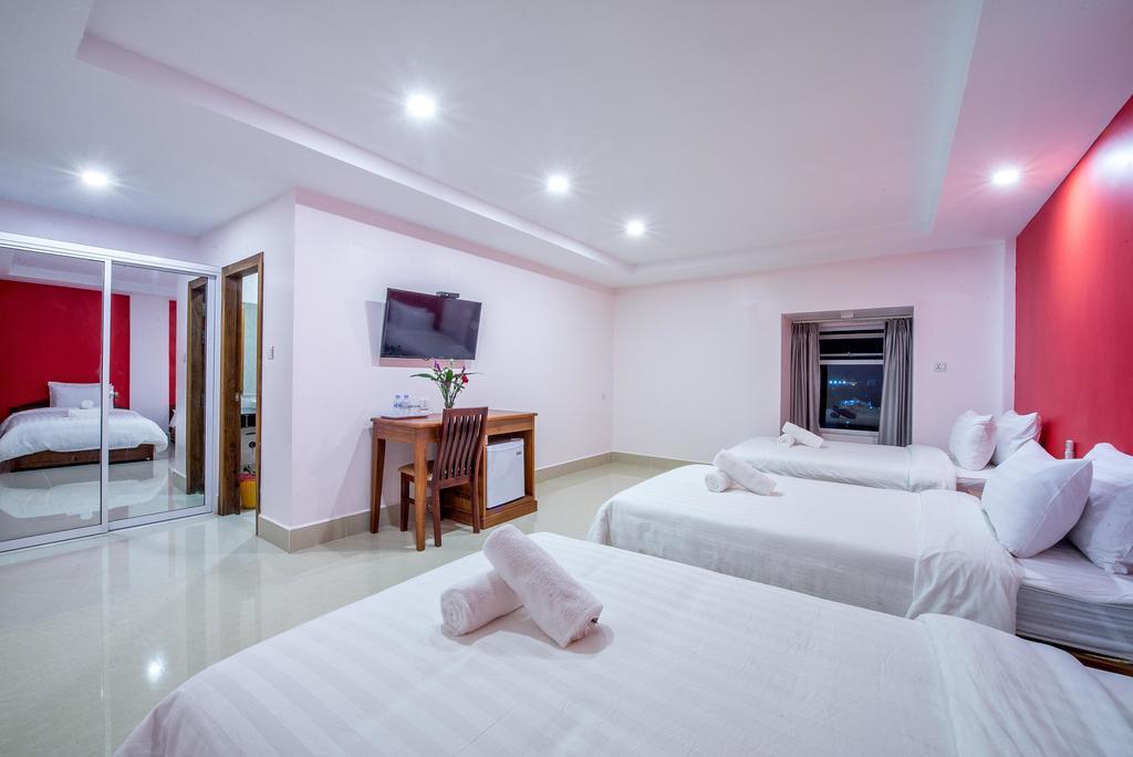 Golden Citadel Hotel Siem Reap Exterior photo